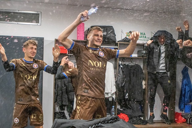 埃姆雷-詹：我还没有恢复到100%；我在中后卫位置上感觉很舒适