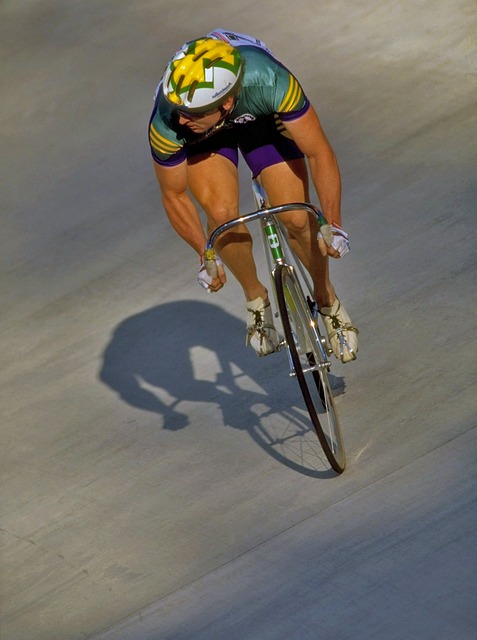 官方：纽卡斯尔联与17岁后卫埃皮亚签下职业合同