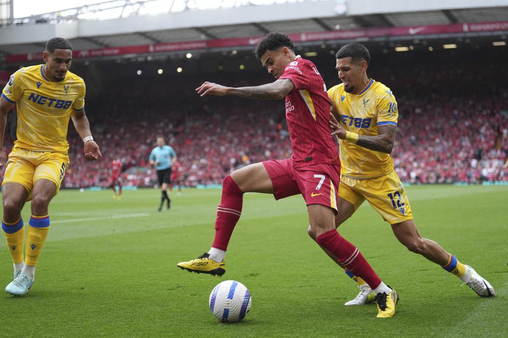 齐达内上海弄堂和樊振东打乒乓球 莫德里奇马塞洛皇马功勋球员点赞